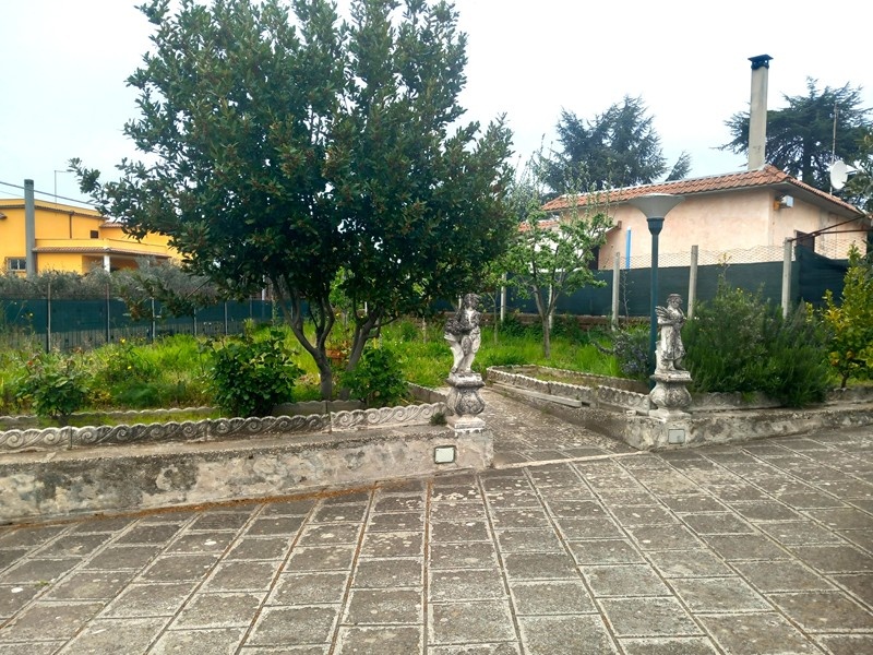 Via del Sassone - 00047 - Marino (Roma)
