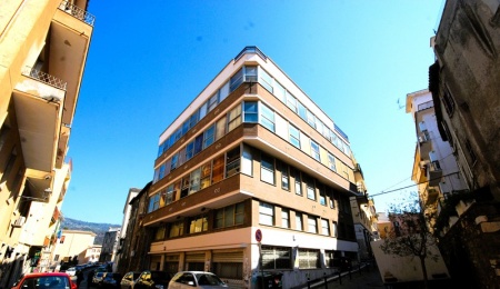 immobile